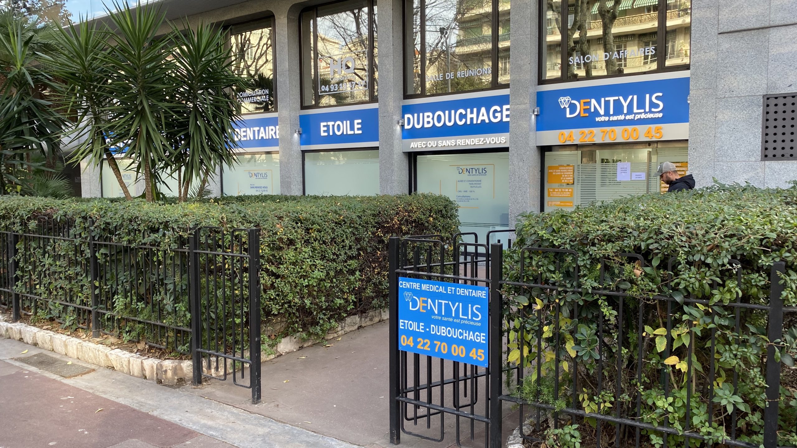 Centre dentaire et dentistes proches de Villeneuve-Loubet